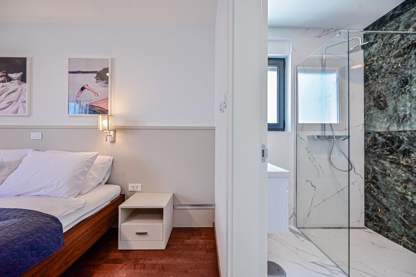 Apartments Sea & Stone Малинска Экстерьер фото
